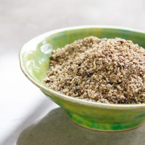 How to make gomashio – Japanese sesame salt condiment. #gomashio #gomasio #gomashiorecipe #gomasiorecipe #AscensionKitchen // Pin to your own inspiration board! //